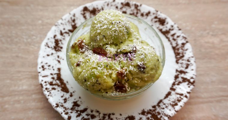 Înghețată de kiwi cu stafide